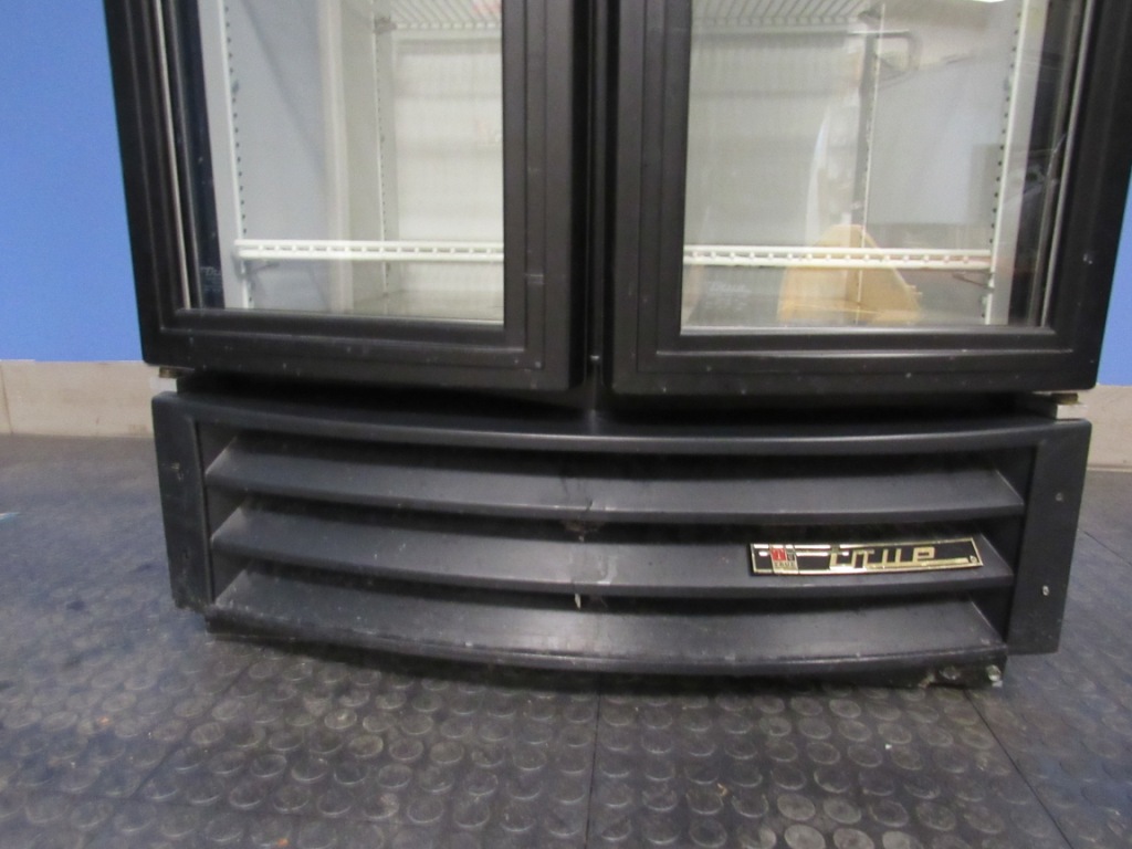 True GDM14RF Display Cooler (10) Fugh Refrigeration