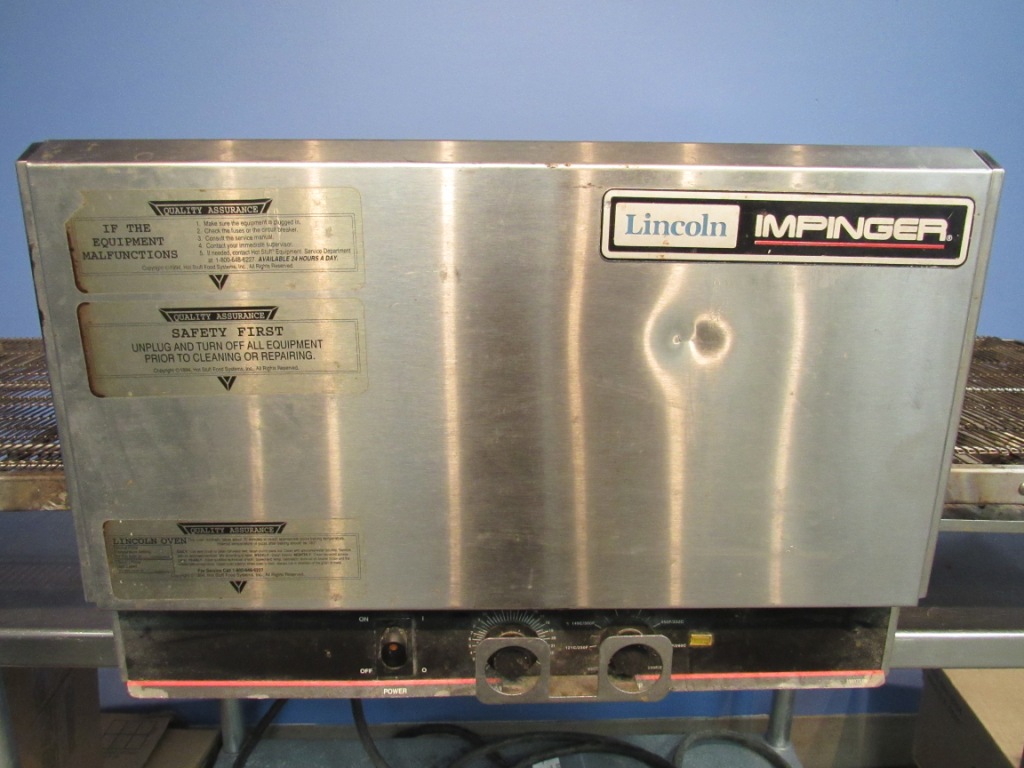 Lincoln 1301 Countertop Pizza Oven (3) Fugh Refrigeration