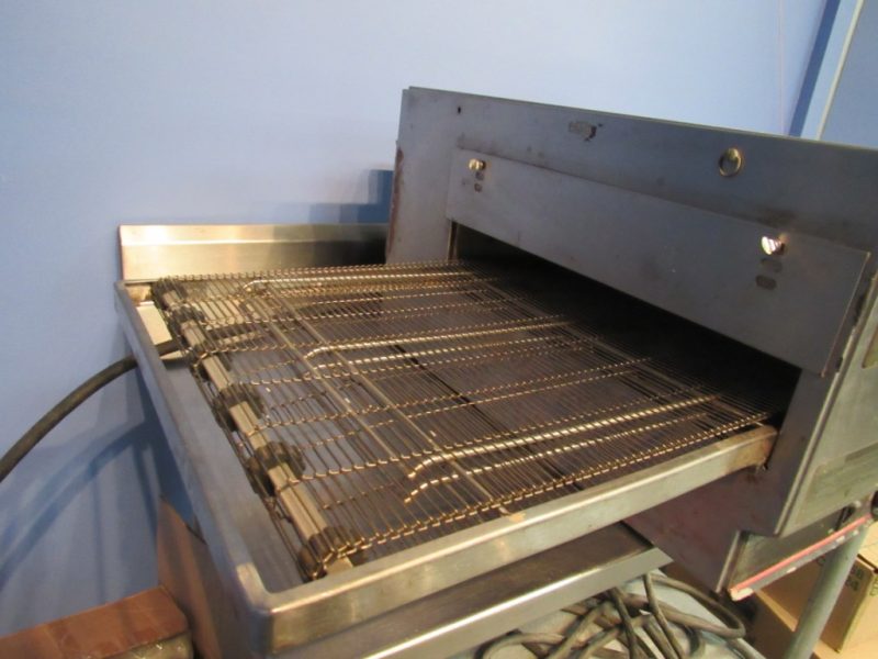 Lincoln 1301 Countertop Pizza Oven (6) Fugh Refrigeration