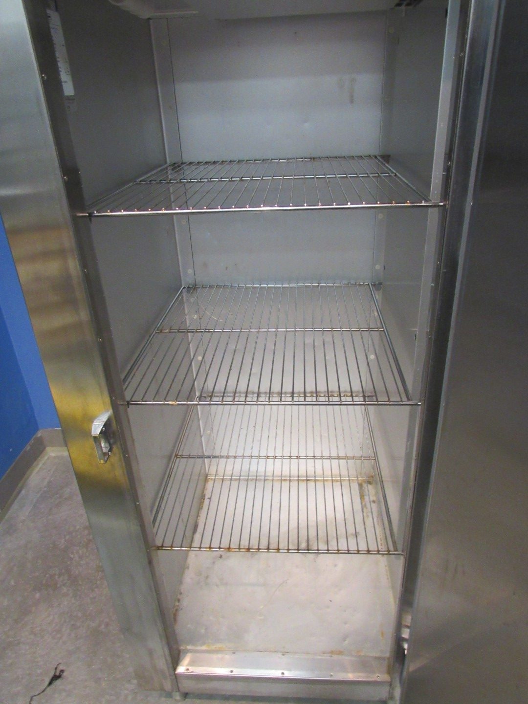 Traulsen ALT132WUT-FHS 1 Door Freezer (4)