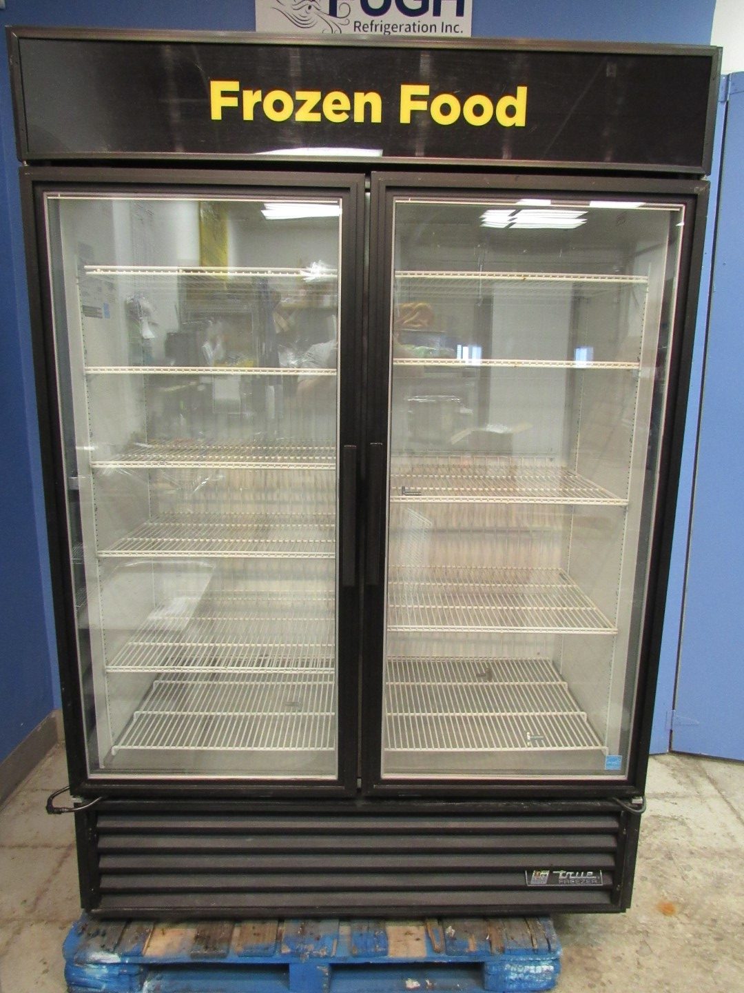 True GDM-49F-LD 2 Door Freezer S#8051327 (2)
