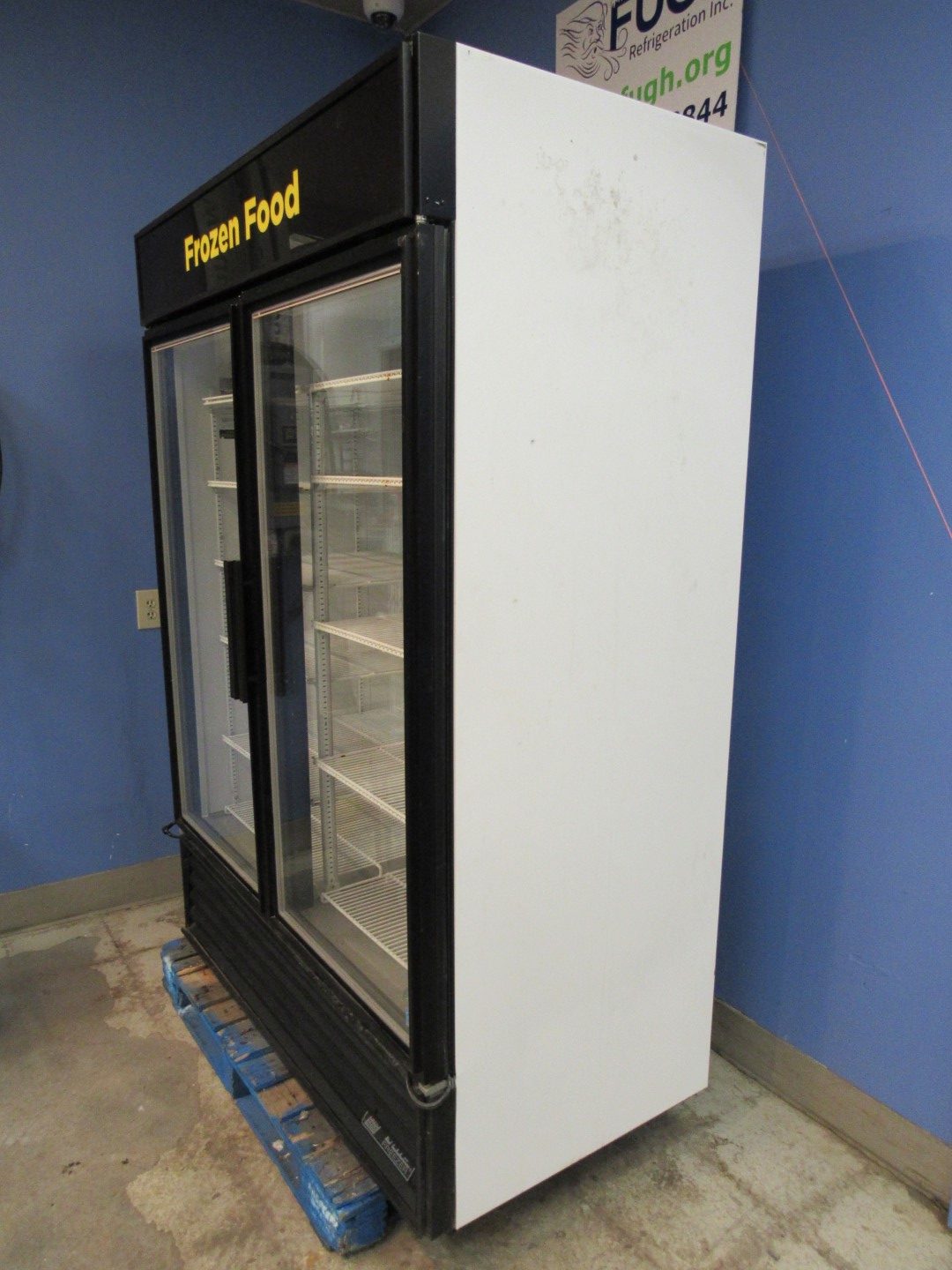 True GDM-49F-LD 2 Door Freezer S#8051327 (6)