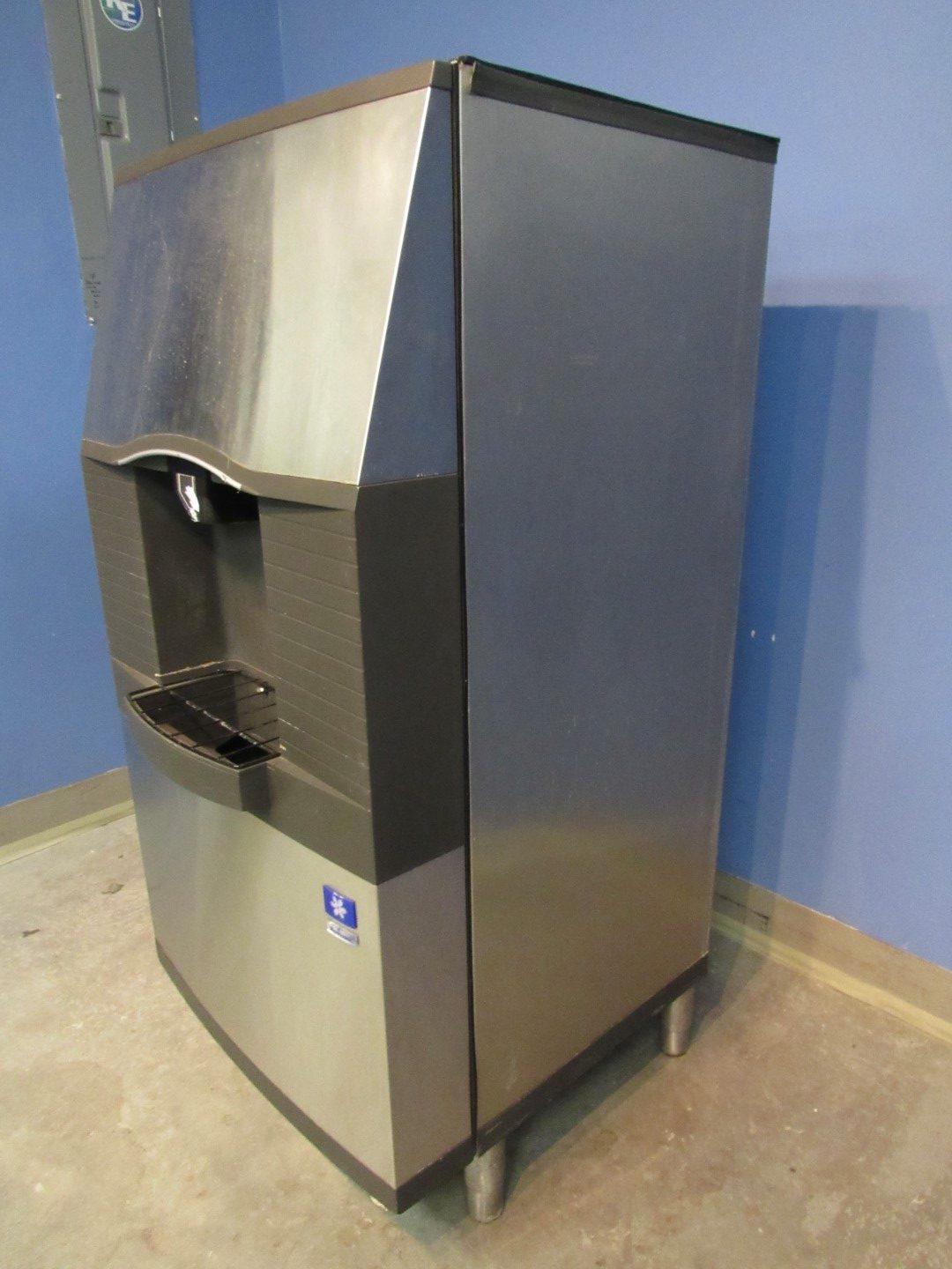 Manitowoc SY0504A Ice Machine & SPA310 Ice Dispenser and Bin(9)