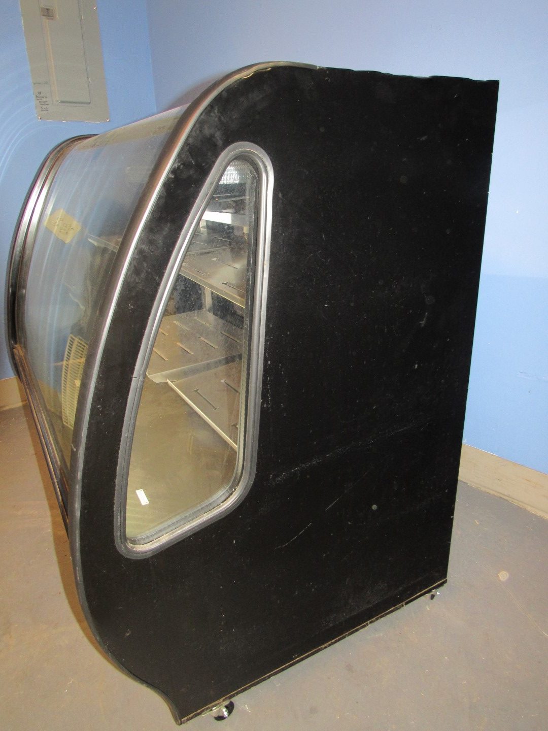 Torrey TEM150NL-UL Deli Case Cooler S# G13-000901 (4)