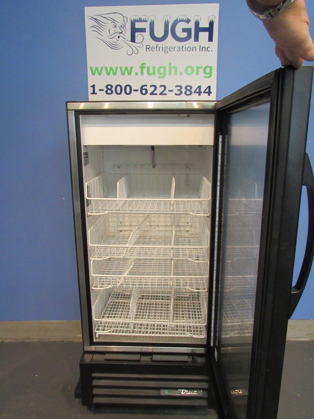True GDM-10F-HC-TSL01 1 Door Merchandising Freezer S# 9750318 (2)